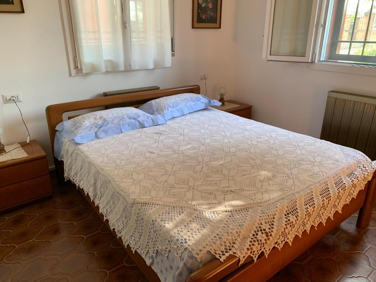 Al Sit Ed Marino Bed & Breakfast คาสเตล มักจิโอเร ภายนอก รูปภาพ